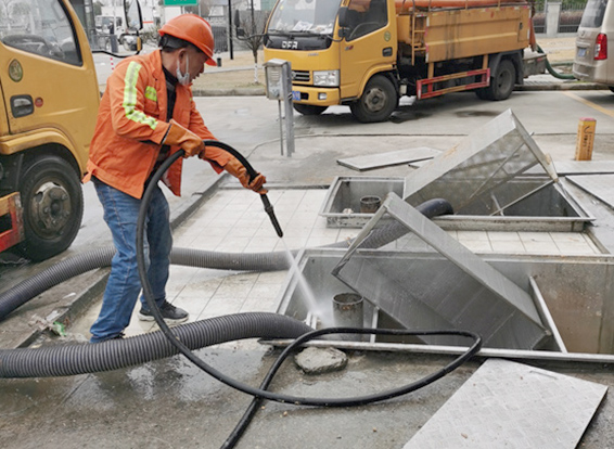 铁西隔油池清理